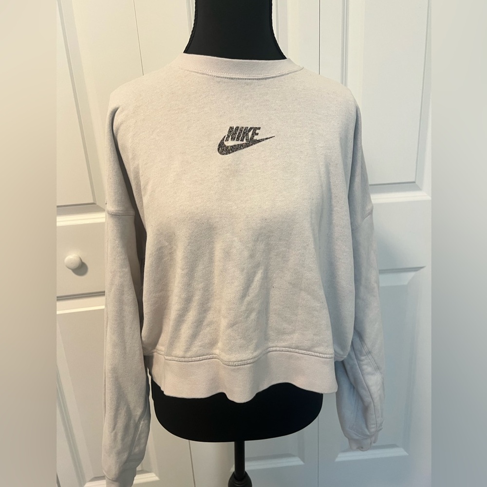 Nike Cropped Crewneck Sweatshirt Women’s Medium – Light Gray